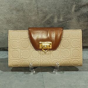 SALVATORE FERRAGAMO GANCINI MONOGRAM EMBOSSED LOGO LEATHER 3-TONE LONG WALLET